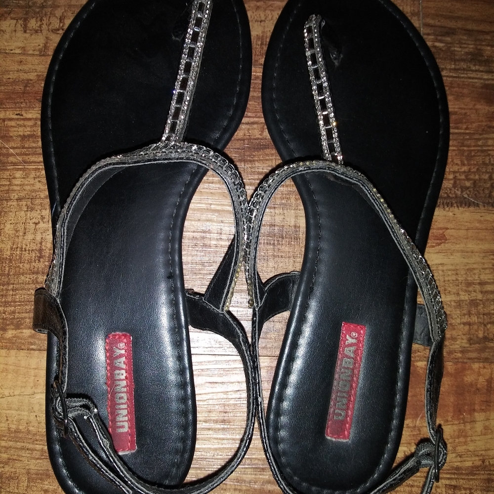 Unionbay flip flops